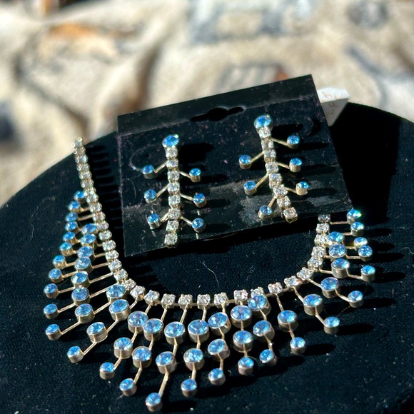 2 PIECE BLUE RHINESTONE AND CLEAR SET SM BLUE DROPS WITH CLEAR /SILVER - Picture 5 of 16